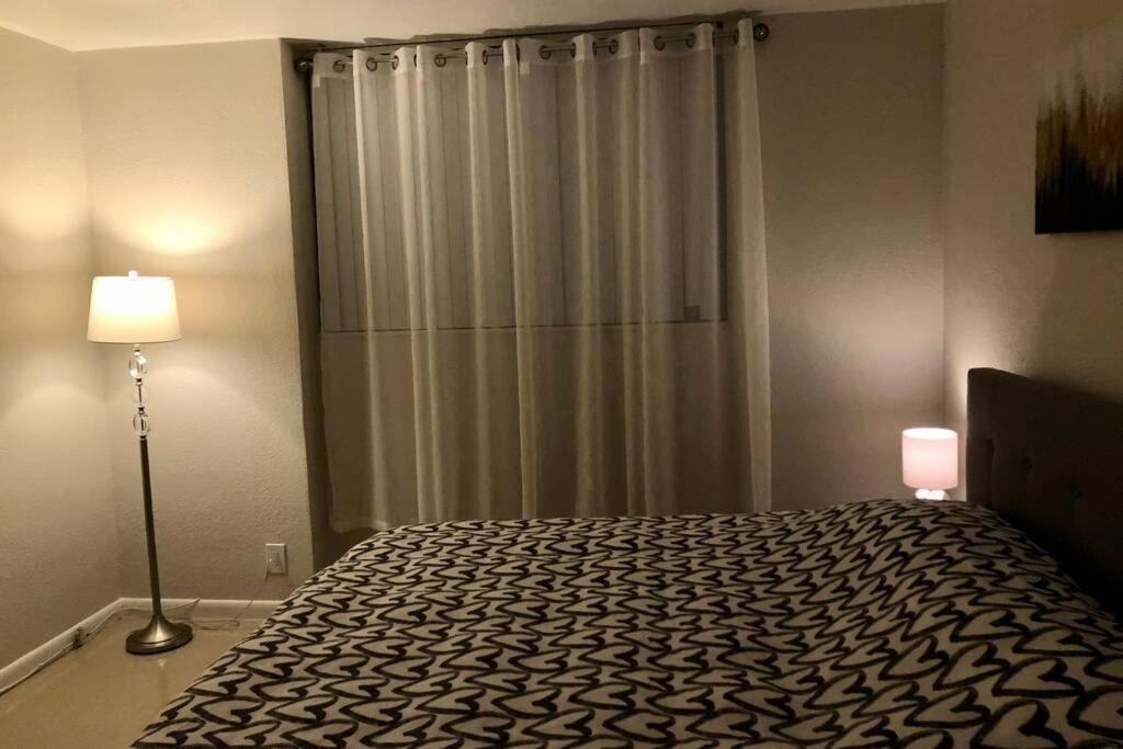 Spacious 1br On The Beach, The Tides, Hollywood,fl * Hollywood