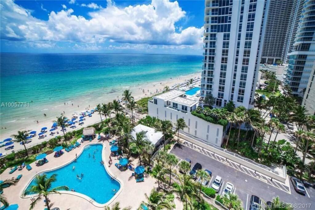 Spacious 1br On The Beach, The Tides, Hollywood,fl * Hollywood