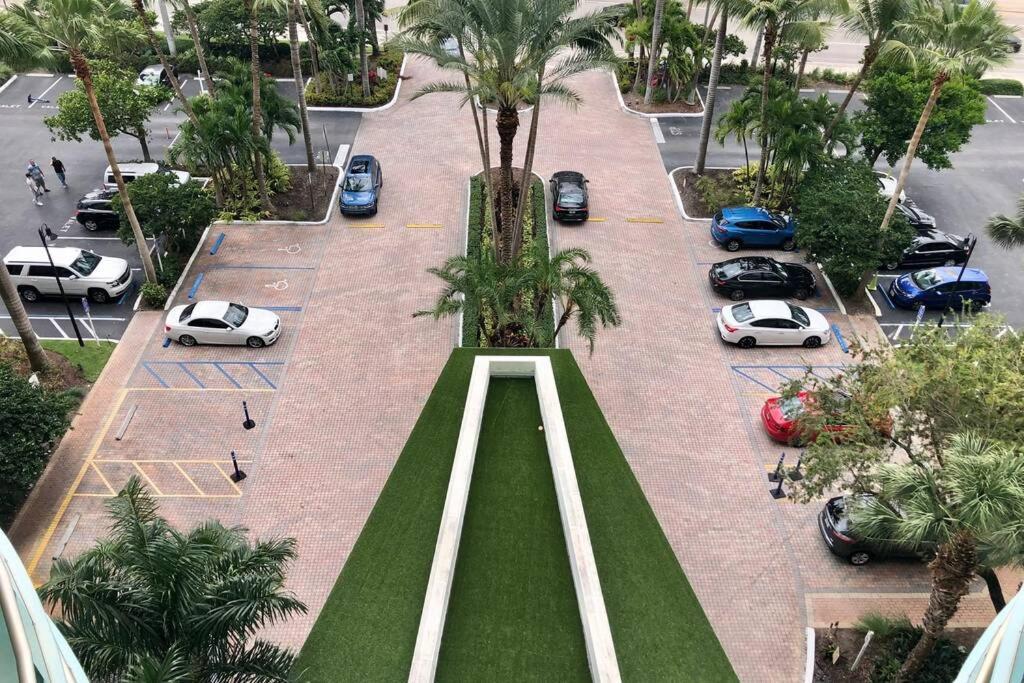 Spacious 1br On The Beach, The Tides, Hollywood,fl Apartment *