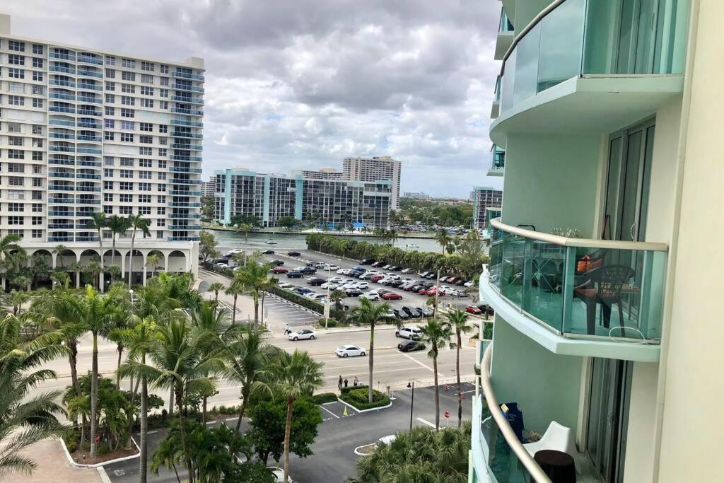 Spacious 1br On The Beach, The Tides, Hollywood,fl Apartment