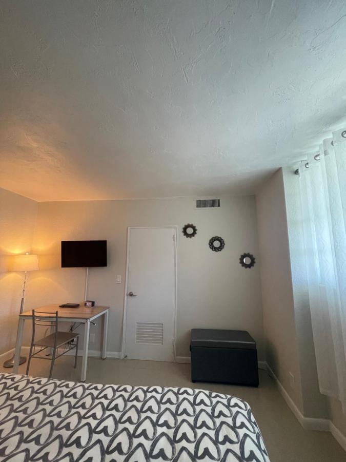 Spacious 1br On The Beach, The Tides, Hollywood,fl *