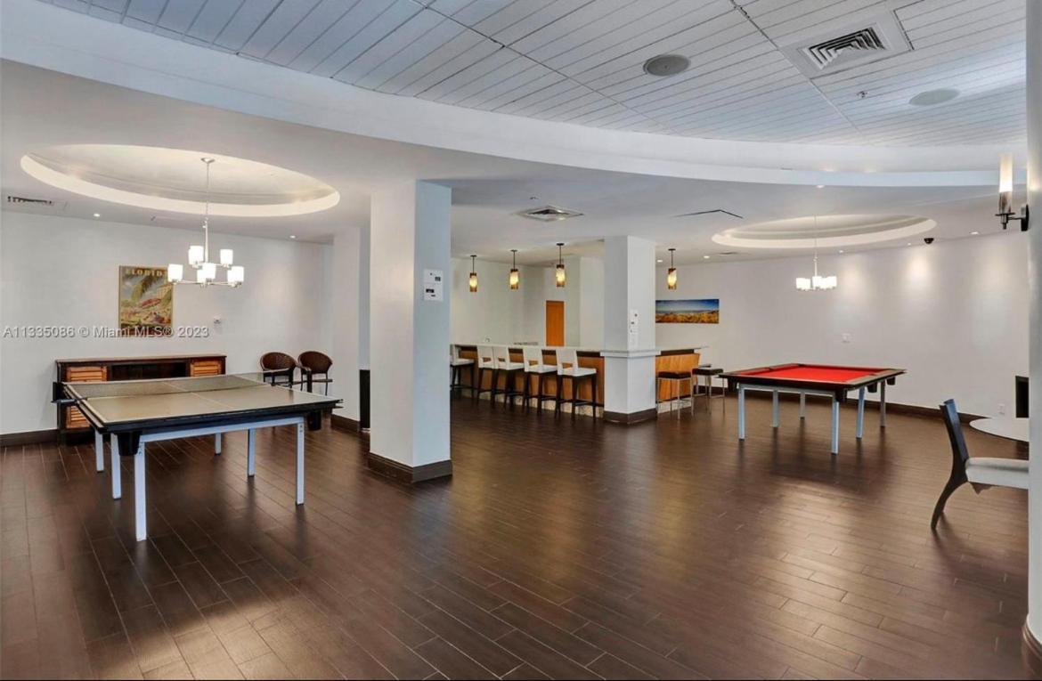 Spacious 1br On The Beach, The Tides, Hollywood,fl Apartment
