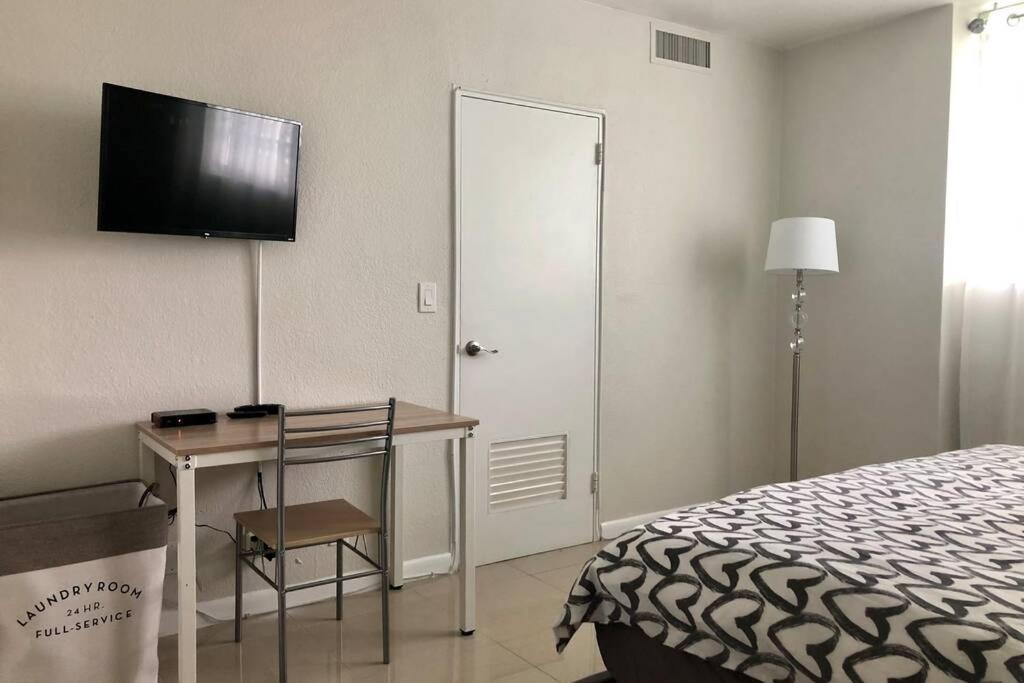 Spacious 1br On The Beach, The Tides, Hollywood,fl Hollywood