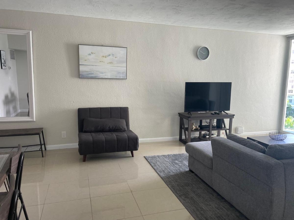Spacious 1br On The Beach, The Tides, Hollywood,fl * Hollywood