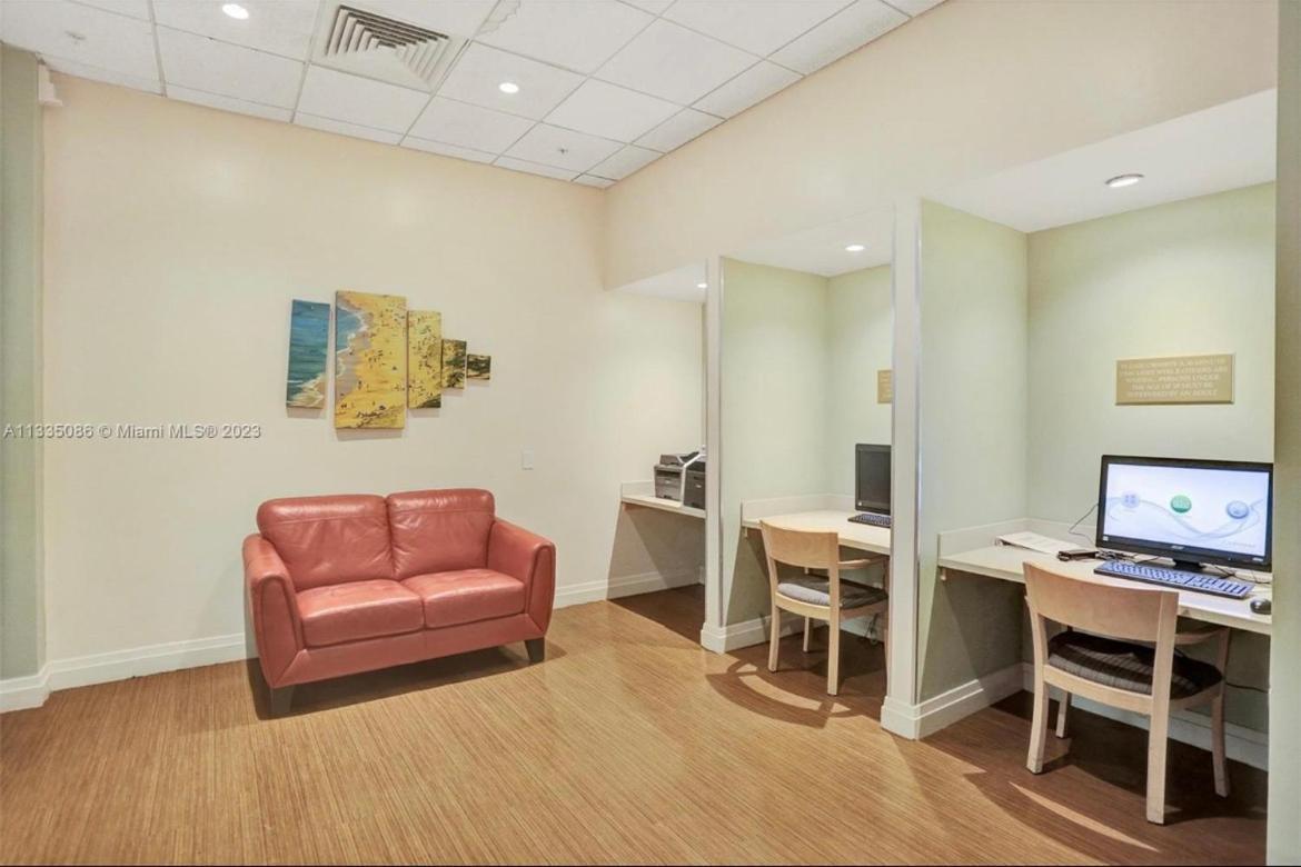 Spacious 1br On The Beach, The Tides, Hollywood,fl
